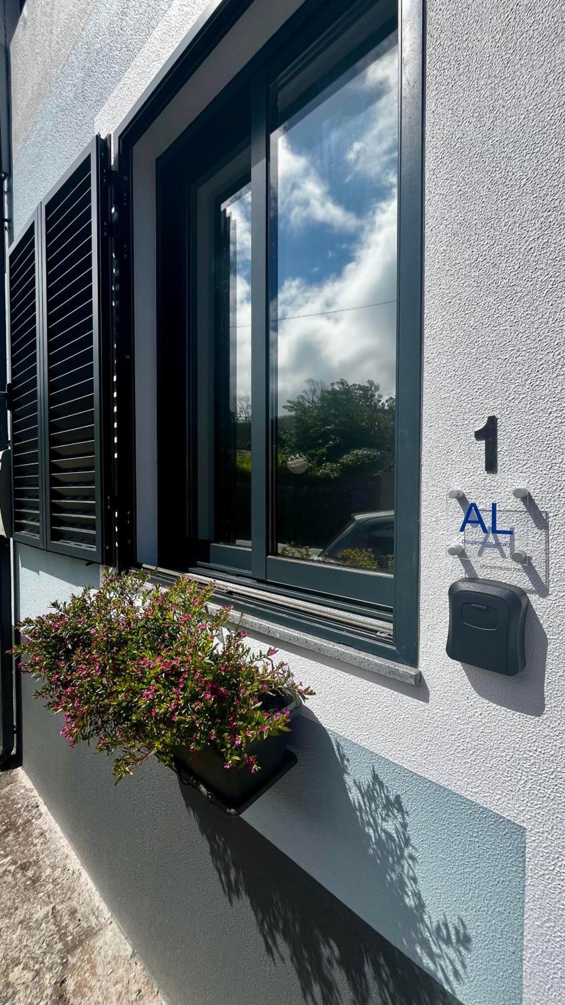 Appartement Anastacio Tiny House à Porto Moniz Extérieur photo